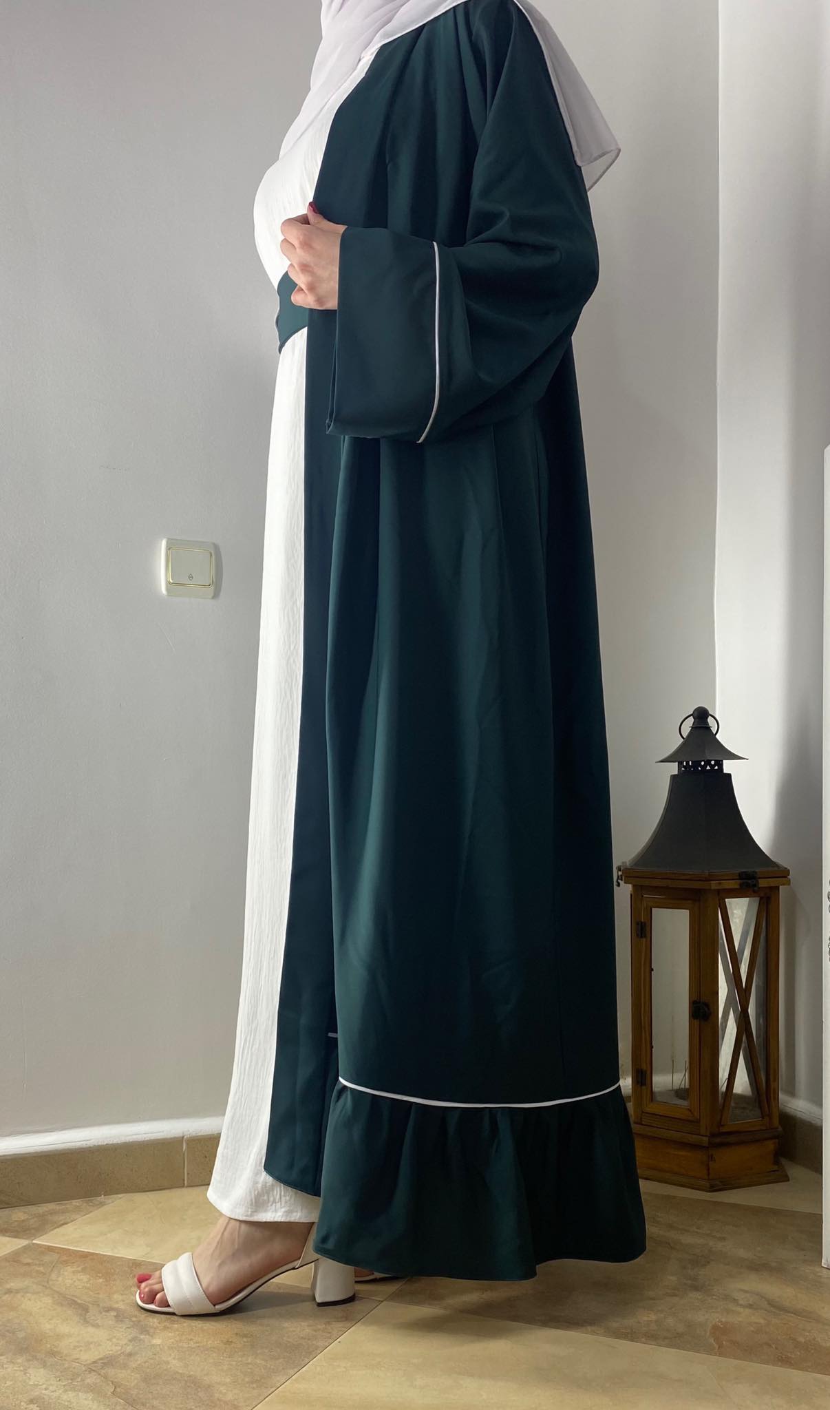 Abaya El Djawhara avec une robe