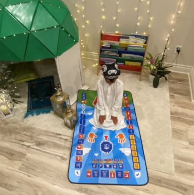 السجادة الإلكترونية لتعليم الصلاة للأطفال